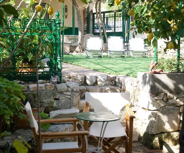 Pergantini بيت للعطل أيّا إفيميا